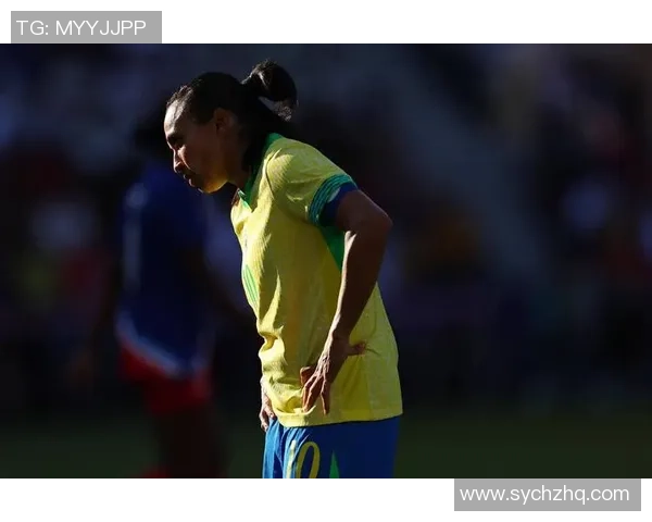 巴西女足球星丹妮埃拉：从传奇到新篇章的突破与坚持